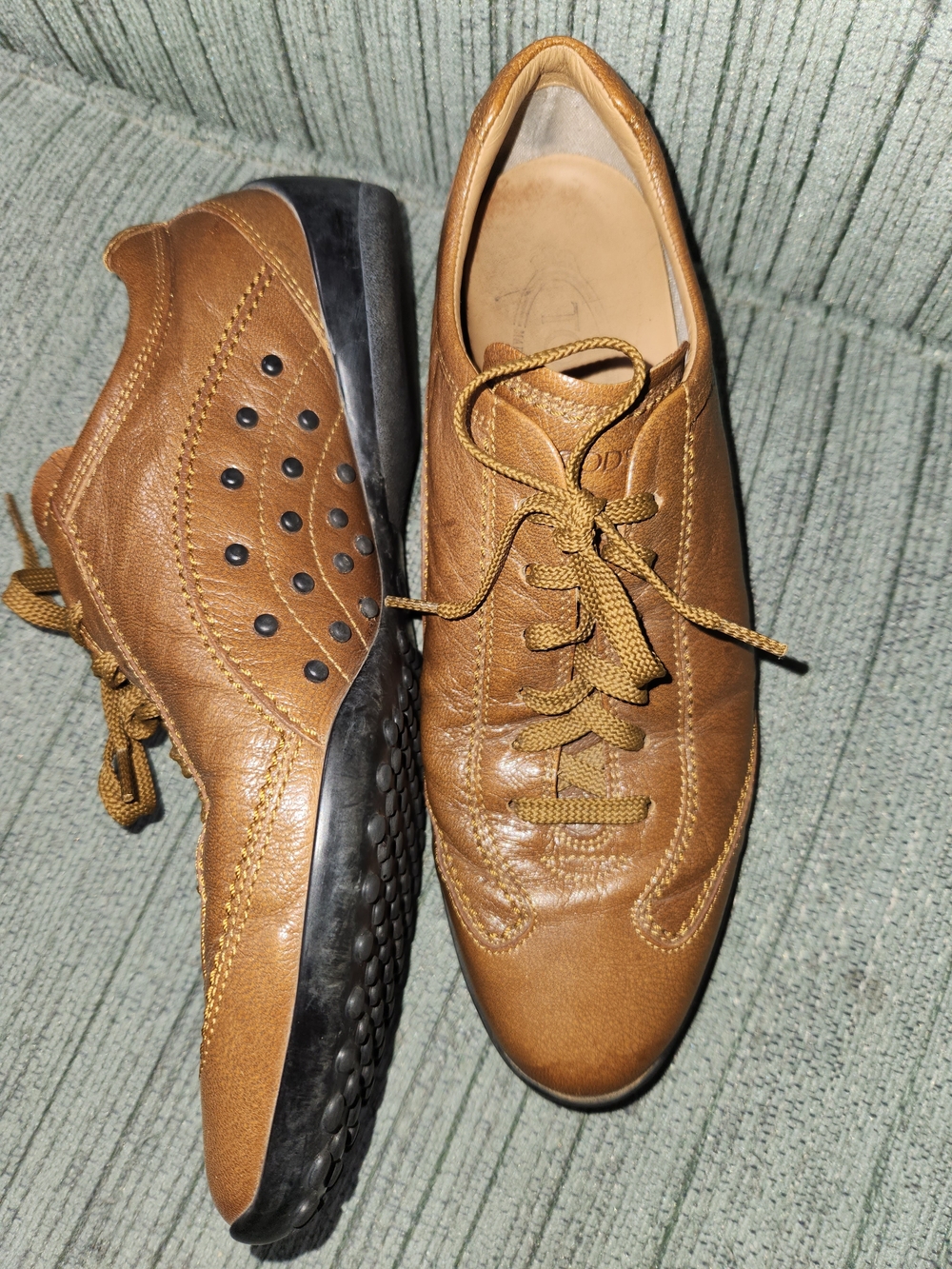🍉Tod's Tan Leather Lace-Up Sneakers